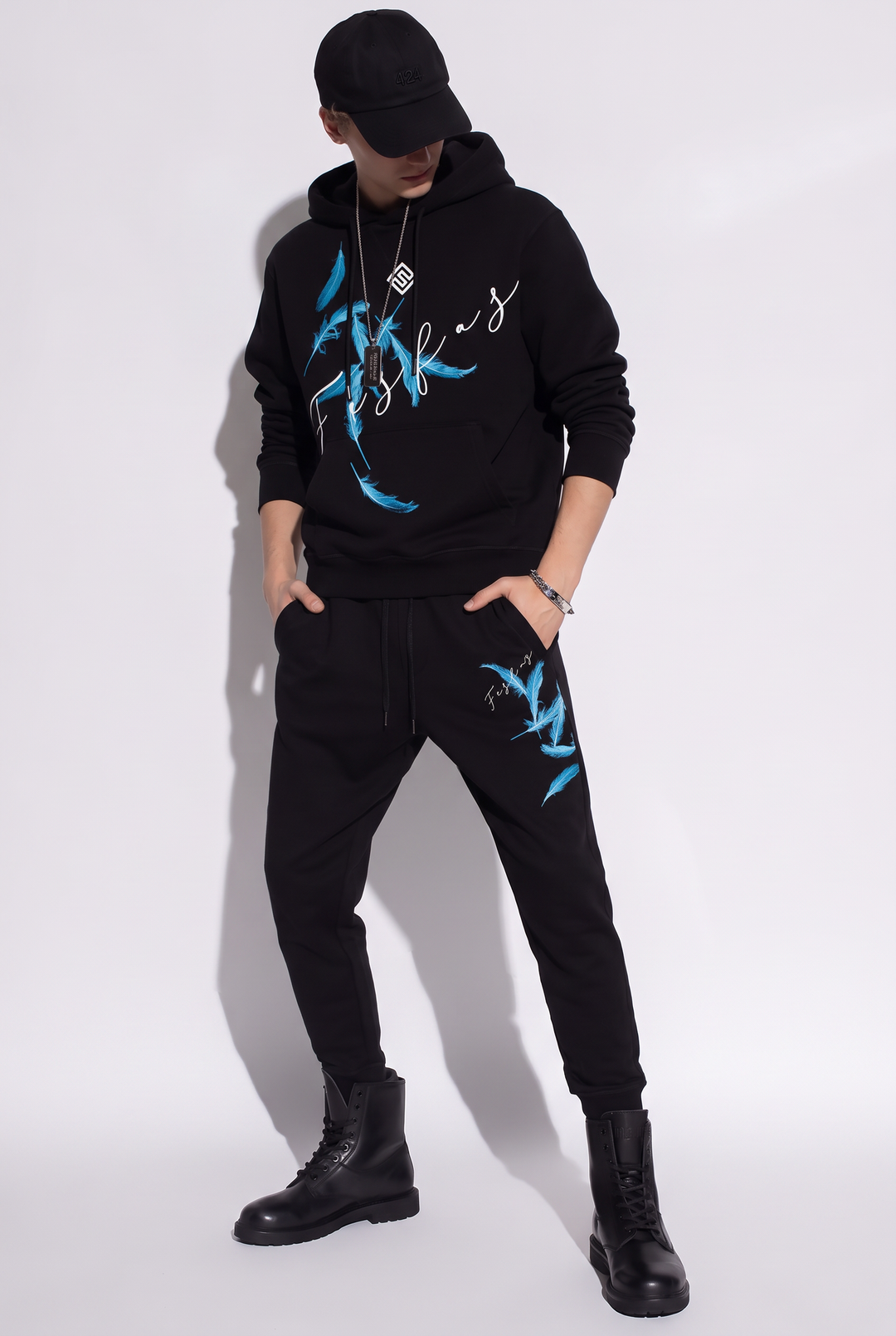FesFas Feathers-print Hoodie Set